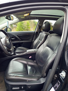 Продается Toyota Avensis (3 фото из 10)