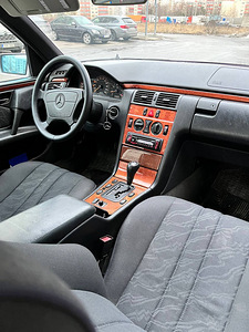 Mercedes-Benz e 220d (5 foto / 7)