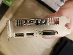 MSI Geforse GTX 1050 ti 4 GB (4 foto / 6)