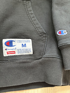Худи Champion x Supreme (2 фото из 4)