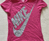 Футболка Nike для девочек с логотипом