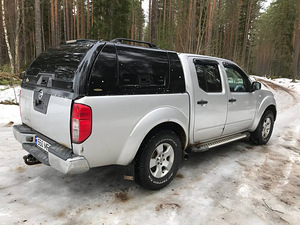 Nissan Navara 2.5 128kW (4 foto / 10)