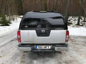 Nissan Navara 2.5 128kW (6 foto / 10)