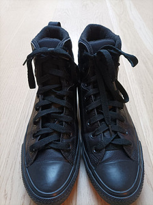 Kõrged nahast Converse tossud noormehele (6 foto / 6)