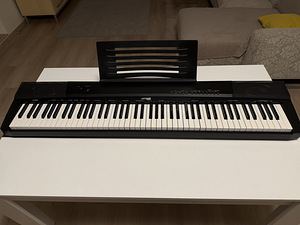 Продаю синтезатор Max music KB6 (1 фото из 4)