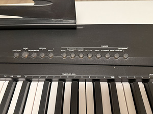 Продаю синтезатор Max music KB6 (2 фото из 4)