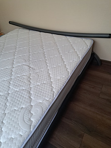 Продам матрас с кроватью (2 фото из 3)