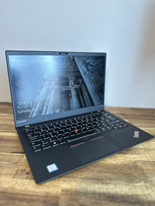Lenovo ThinkPad X1 Carbon 5th Gen - i7 (1 foto / 7)