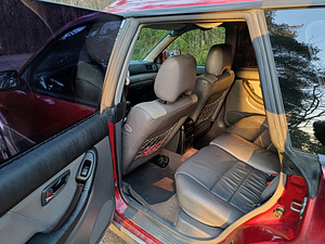 Subaru Legacy Outback 2.5 115kw TÜV 03.2024 (8 foto / 11)