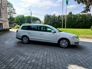 Volkswagen Passat B6 Highline (3 foto / 10)