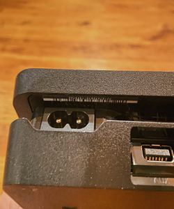Müüa Sony Playstation 4 1TB (4 foto / 5)