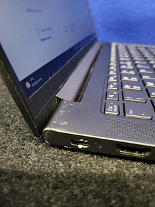 Lenovo Yoga Slim 7 (7 foto / 9)