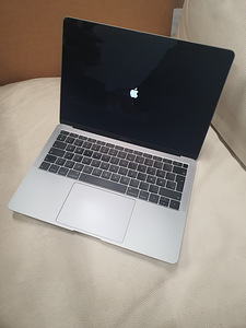 Apple Macbook Air 2018 Space Gray (1 foto / 7)