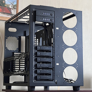 Korpus Thermaltake Core W200 (1 foto / 1)