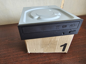 Lite-On iHAS122-14 (1 foto / 1)