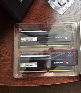 Trident Z5 RGB DDR5-7800 CL36-46-46-125 1.45V 32GB (2x16GB) (1 foto / 1)