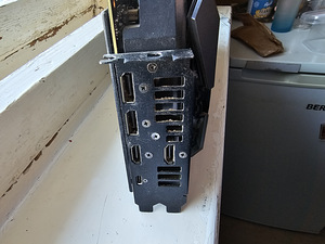 ASUS ROG STRIX GeForce RTX 2080TI-O11G (2 foto / 2)