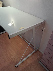 Компьютерный стол (стекло с металлическим каркасом)