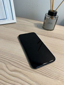 iPhone XR 128 GB Must (1 foto / 6)