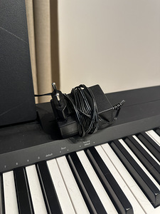 Digitaalne klaver Yamaha P-145, must (4 foto / 4)
