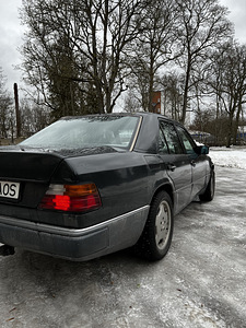 Mercedes benz W124 E230 (7 foto / 12)