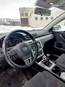 Volkswagen passat b6 1.6TDI 77kw (4 foto / 10)