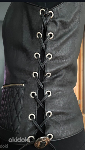 Байкерский женский кожаный жилет (фото #2)