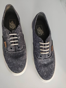 Тенниски Vans (1 фото из 3)