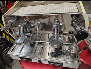 Müüa professionaalne espressomasin (2 foto / 3)