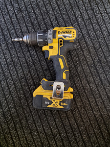Acudrill Dewalt (2 foto / 2)