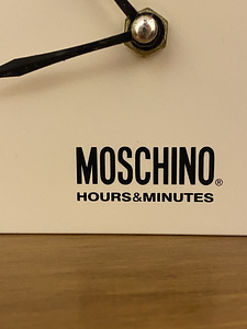 Настольные часы Moschino (3 фото из 3)