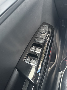 Kia sportage (8 foto / 9)