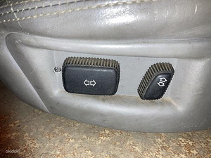 BMW e32 el.taga iste(hall)el.peatoed (must) (4 foto / 6)