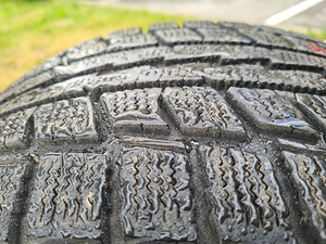 Dunlop Graspic DS2 205/55 r16 (6mm) (7 foto / 9)