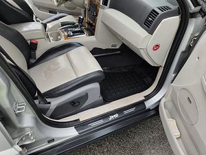 Jeep Grand Cherokee 2008a (2009 muudeliaasta) (12 foto / 12)