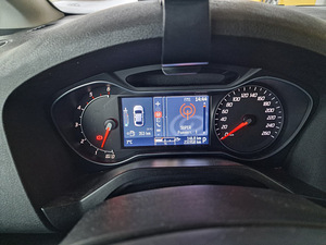 Ford S-MAX Titanium 2.0 120 kW (6 foto / 6)