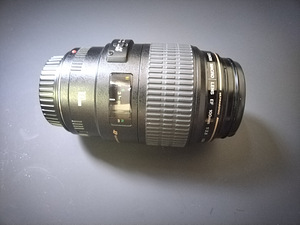 Canon EF 100mm f/2.8 Macro USM objektiiv (4 foto / 6)