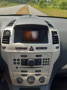 Opel Zafira 2 (14 foto / 15)