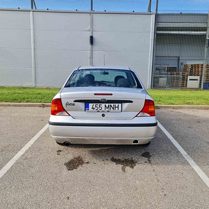 Ford focus 2002... (4 фото из 6)
