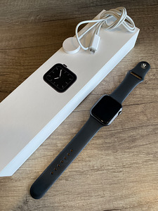 Apple Watch Series 5 44mm (gps) (1 foto / 4)
