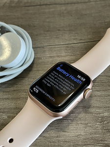 Apple Watch Series SE 40mm rose gold (gps) (4 foto / 4)