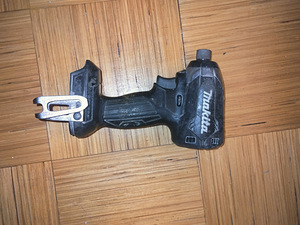 Makita пила (3 фото из 3)