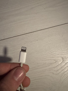 iPhone to aux (2 foto / 3)