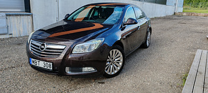 Opel Insignia 4x4 (1 foto / 11)