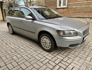 VOLVO V50 2006 (2 foto / 10)