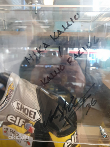Mika Kallio võidusõidu kombe 2012a. allkirjaga (foto #3)