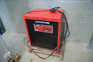 ШТАБЕЛЕР LINDE R20N (10 фото из 10)