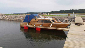 Моторная лодка, деревянная лодка