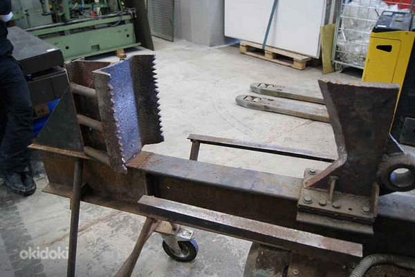 Isevalmistatud press, puulõhkumismasin (foto #2)