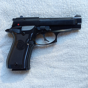 BERETTA 84.WE. (2 foto / 5)